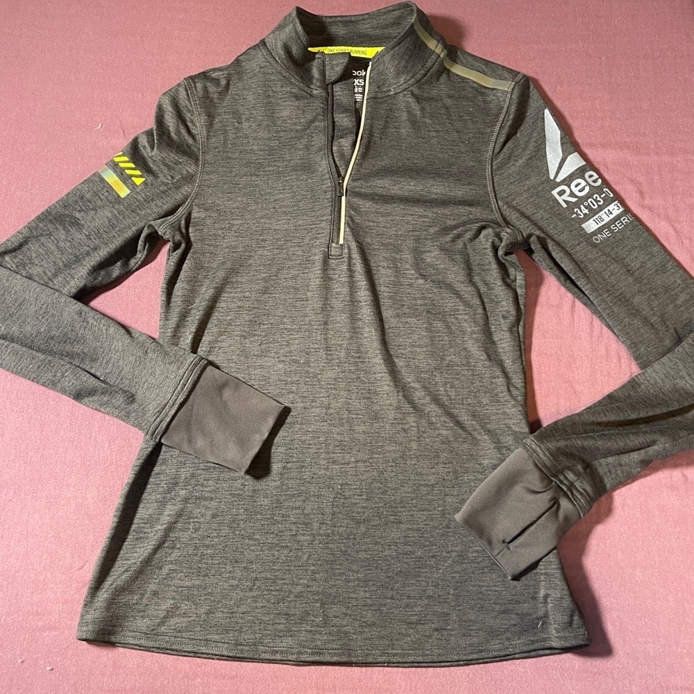 Reebok One Series Long Sleeve 1/2 Zip Running Sweatshirt Dark Gray 2XS (15" P2P)
